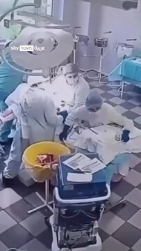 حرکت شجاعانه پزشک هنگام وقوع زلزله ۸.۸ ریشتری در لحظه عمل جراحی + فیلم