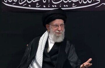 عکس پربازدید از رهبر انقلاب در تخت جمشید