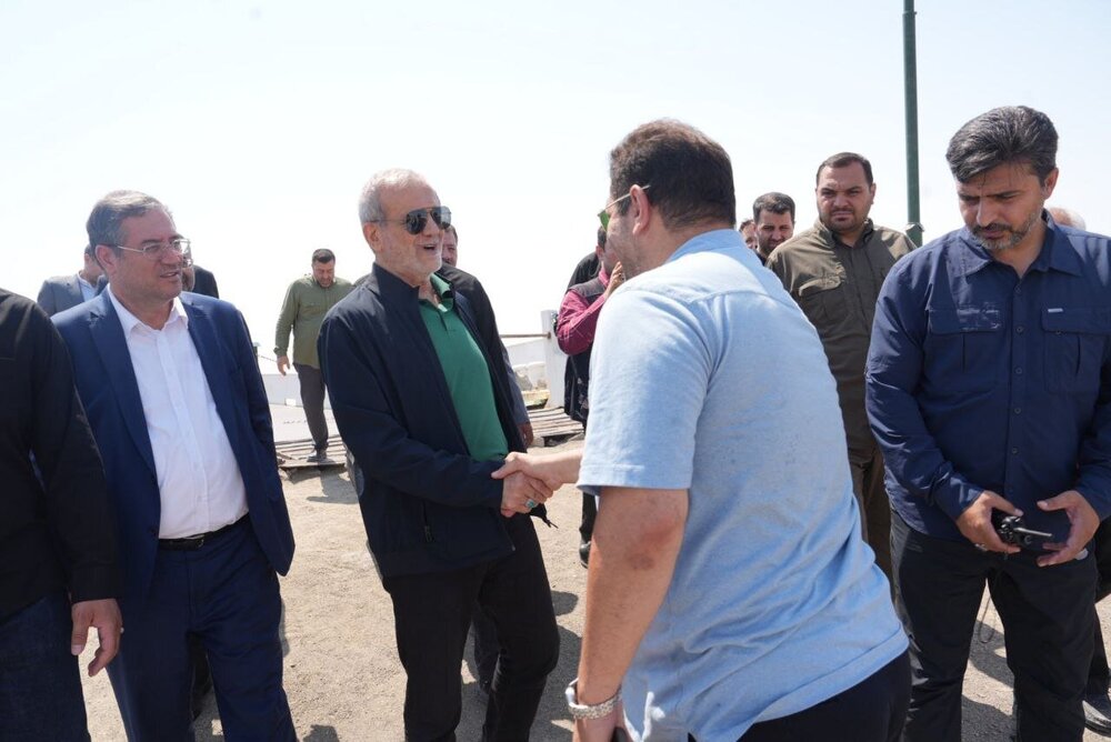 بازدید رئیس جمهور از دریاچه ارومیه