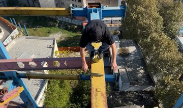 اقدام نفسگیر یک پسر ایرانی در بالای یک ساختمان بلند