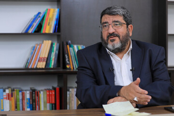 فواد ایزدی: اظهارات پزشکیان احتمال حمله نظامی به ایران را افزایش داد