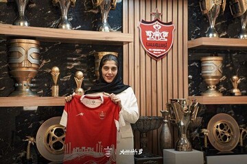 پیوستن هافبک سپاهان به پرسپولیس