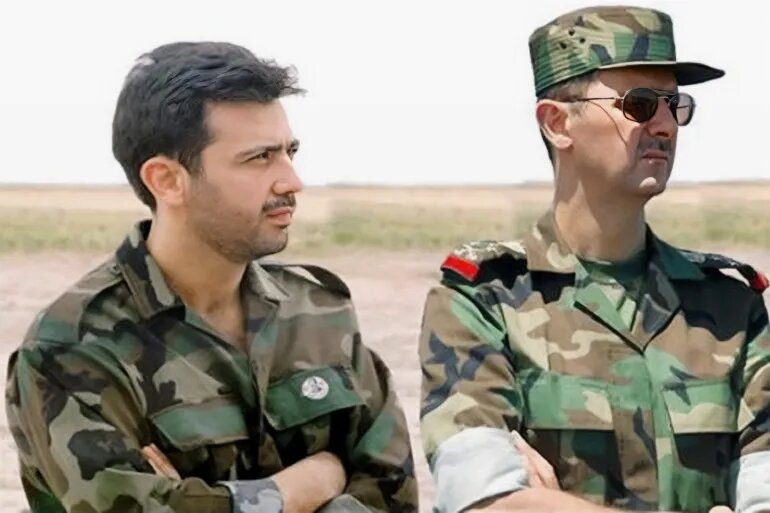 بشار اسد رئیس جمهوری و فرمانده کل نیروهای مسلح سابق سوریه و برادرش ماهر که از فرماندهان ارشد نظامی سوریه بود