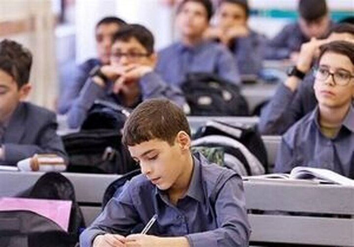 احتمال تغییر ساعات فعالیت مدارس از مهر ۱۴۰۴؟