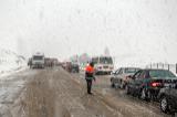 آخرین  وضعیت  اتوبوس پرسپولیس گرفتار در برف