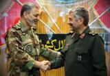 دیدار سرلشکر موسوی با فرمانده کل سپاه /سرلشکر موسوی: اقداماتی که امریکایی ها انجام دادند خنده دار است