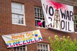 سفارت ونزوئلا در آمریکا در تسخیر معترضین