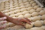 هرگونه افزایش قیمت نان از سوی نانوایی‌ها غیرقانونی است