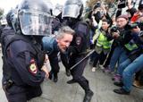 یورش به معترضان حکومت در مسکو