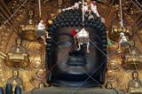 دخیل بستن ژاپنی‌ها به  مجسمه غول‌پیکر بودا  + فیلم