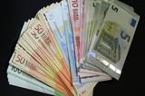 تثبیت دلار در نیمه کانال ۱۱ هزار تومان/ یورو  ارزان  شد