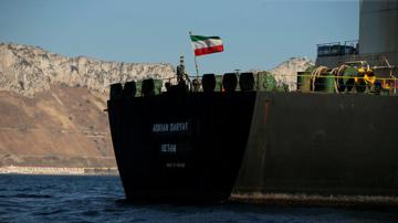 ایران طبق قانون نفت  آدریان دریا را روی دریا فروخته است