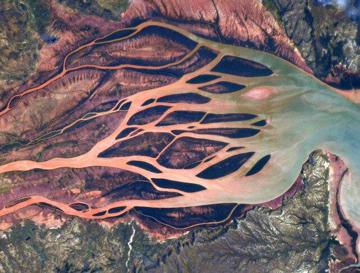 رودخانه‌ خونین را از فضا ببینید+عکس