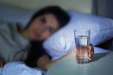 خطرات نوشیدن آب در نیمه شب