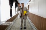ژست معنادار  احمدی‌نژاد در اطراف جلسه رسمی مجمع +عکس