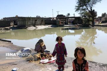 مددجویان مناطق سیل زده کمک هزینه می گیرند