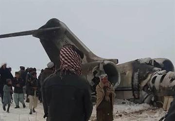 لاشه هواپیمای ساقط شده آمریکایی  در افغانستان +عکس ها