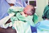 تولد نوزاد از مادر کرونایی+عکس