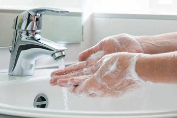 مشکل خشکی پوست دست را چطور برطرف کنیم؟