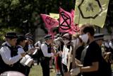 معترضان لندنی مدیریت کرونا بازداشت شدند