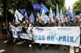 پلیس‌های فرانسه تظاهرات کردند / باید با رئیس جمهور دیدار کنیم