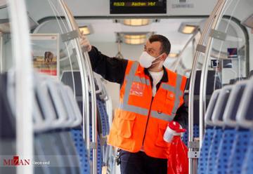 مقابله با ویروس کرونا با ضدعفونی کردن حمل و نقل عمومی در آلمان/تصاویر