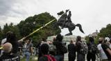 عاملان تخریب مجسمه جکسون در نزدیکی کاخ سفید بازداشت شدند
