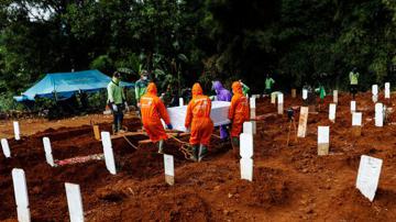 کاهش قربانیان کرونا در اندونزی